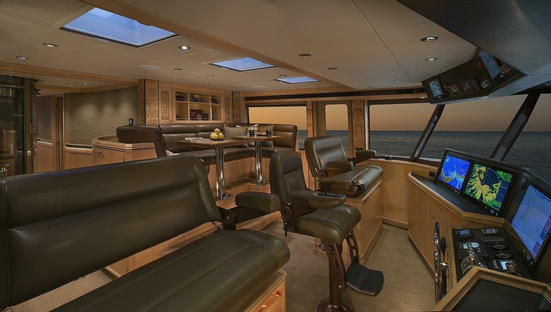 2019 115 Nordlund Expedition Yachtfisher 'Cazador' - Helm