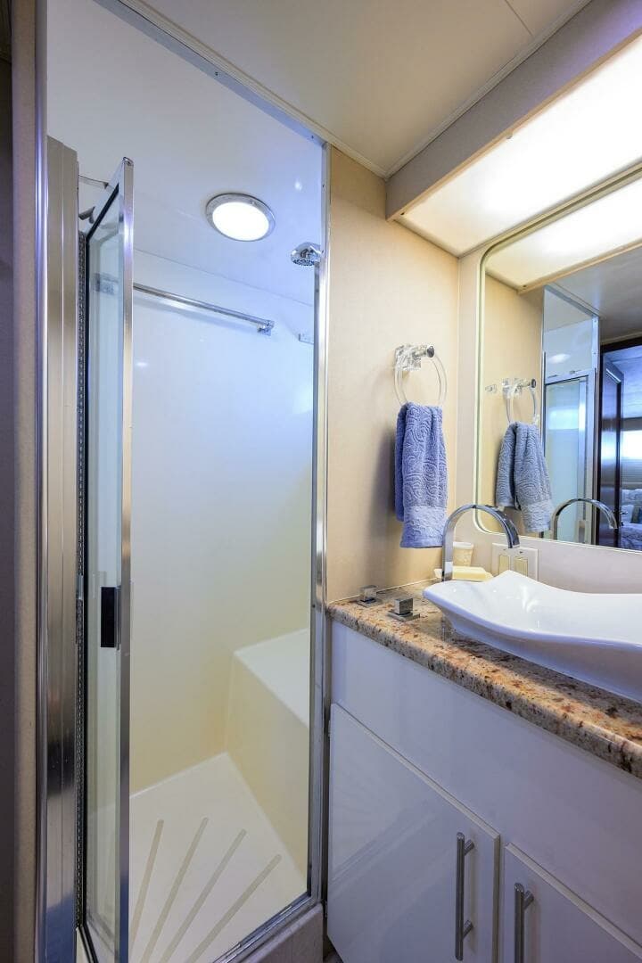 1991 Hatteras 78 Cockpit Motor Yacht