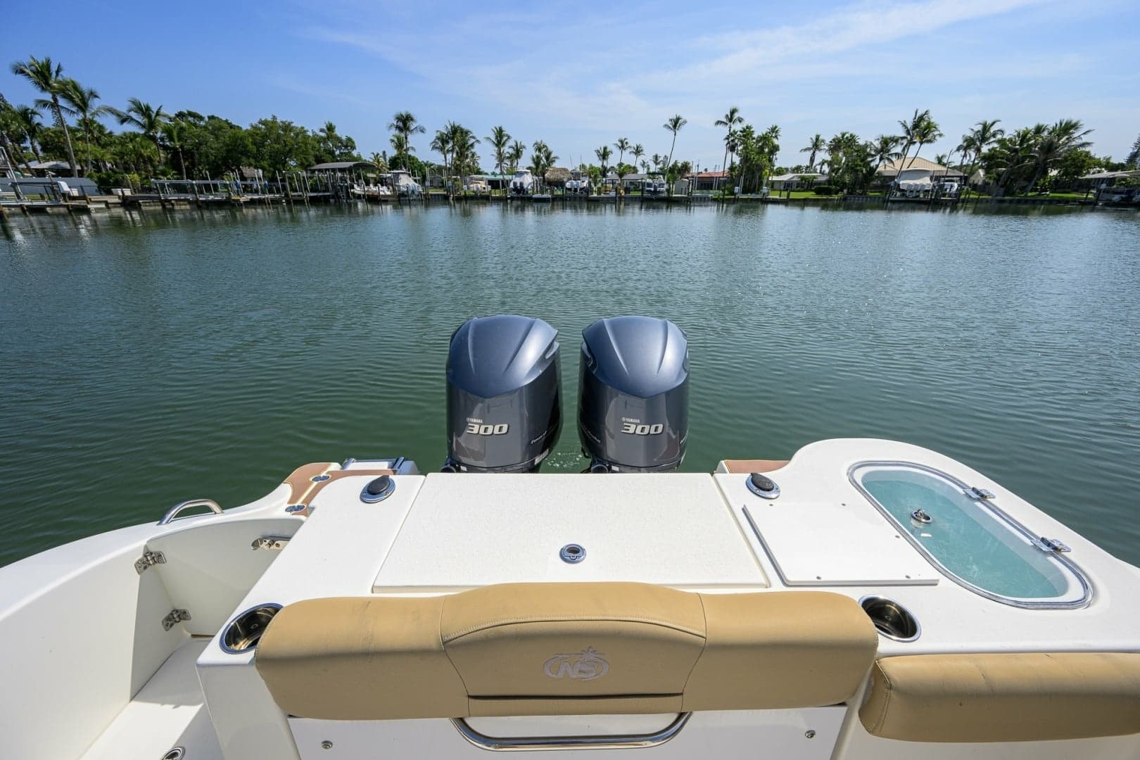 NauticStar 28 - Cockpit