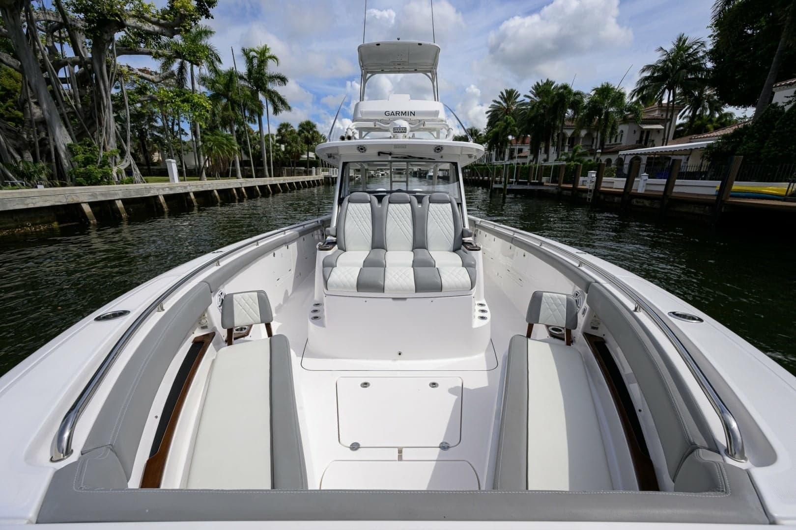 Everglades 45 GALLANT LADY - Bow