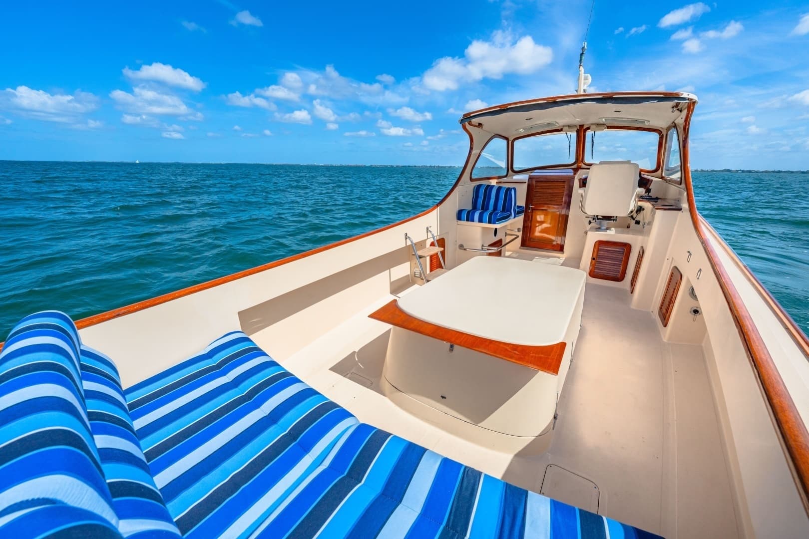 1998 36 Hinckley Picnic Boat Exterior