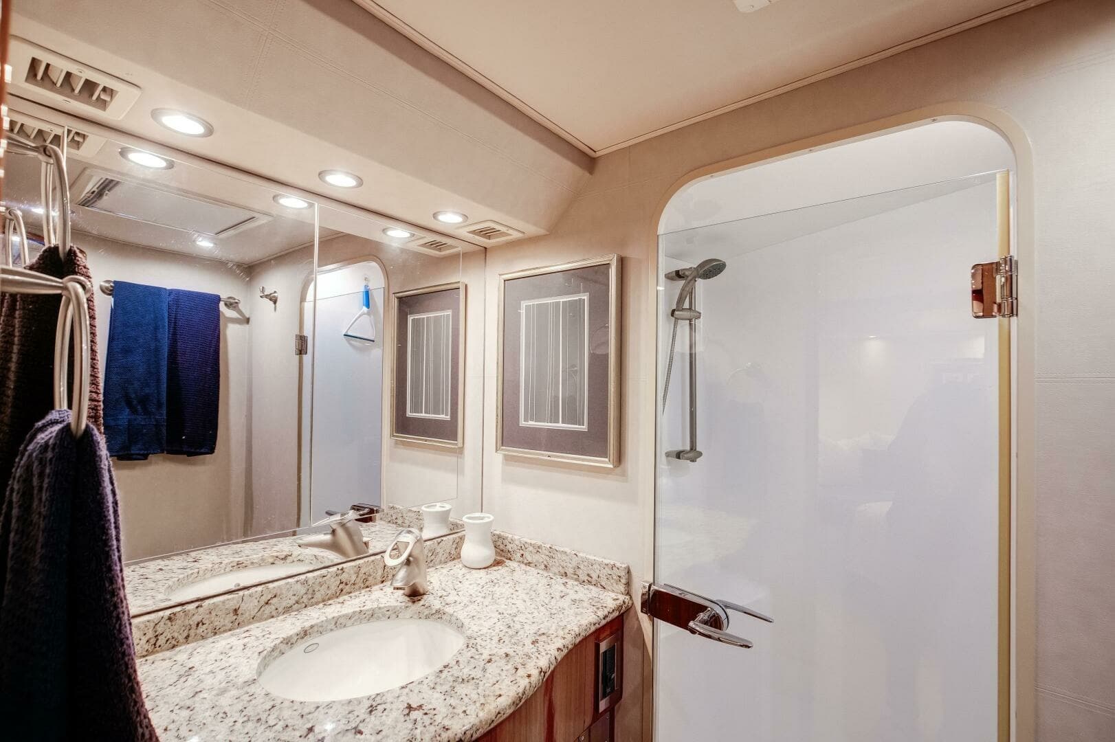 Viking 64 - High Life -