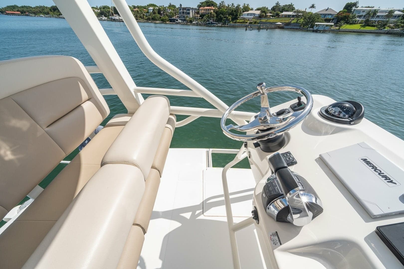 Boston Whaler 380 Outrage - Worth the Tiempo