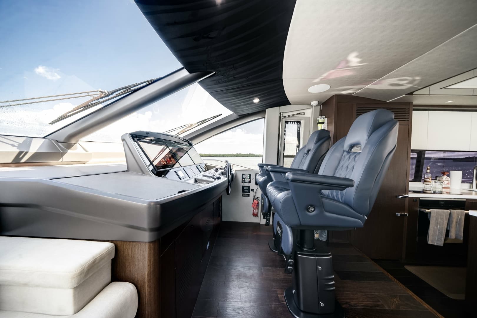 2019 Sunseeker 76 Flybridge