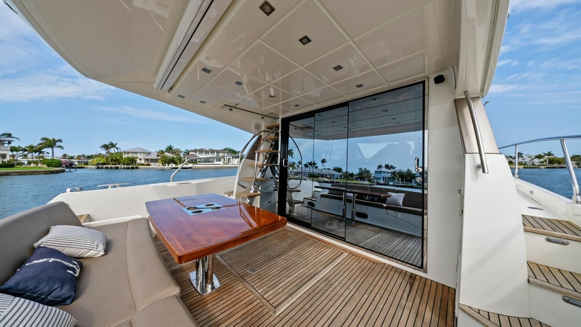 2015 Prestige 550 'Legacy'