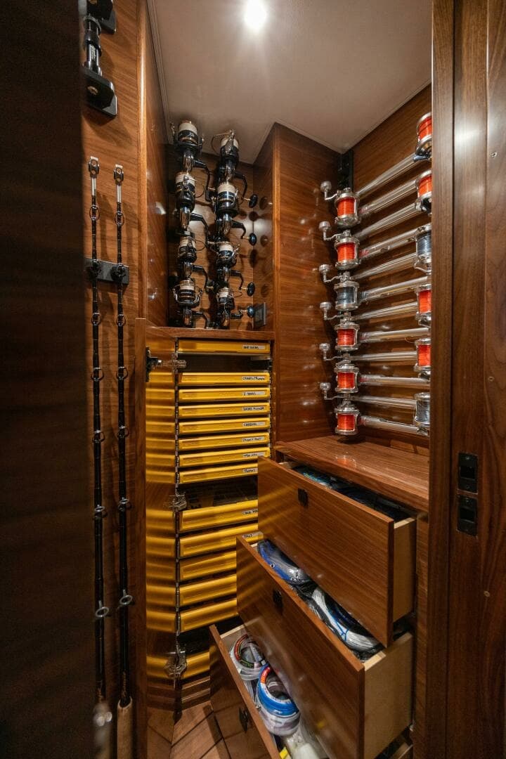2025 82 Viking Convertible Boujie Tackle Room (7)