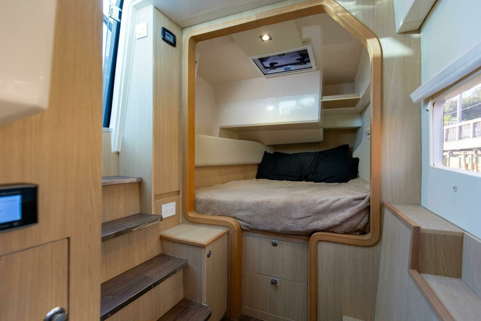 2018 36 Aquila 36 Power Cat Katz Azz Starboard Stateroom
