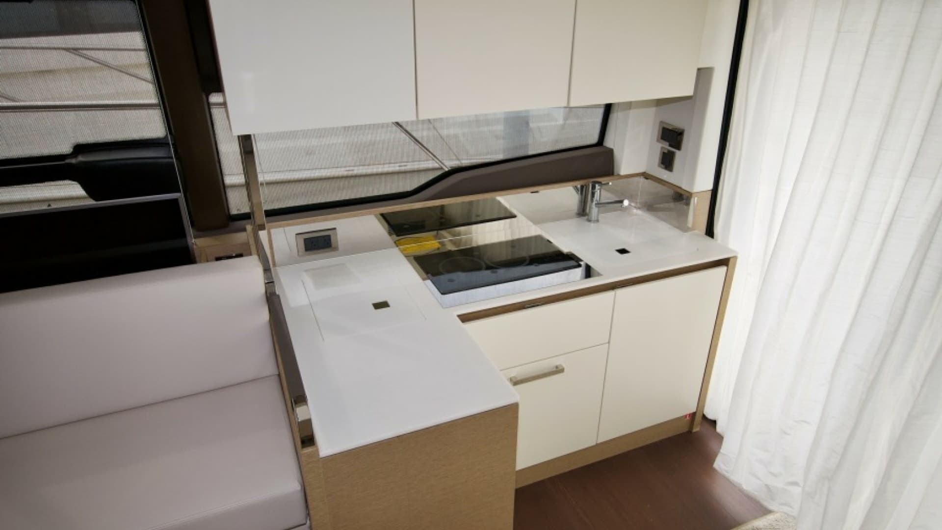 2018 Prestige 460 S