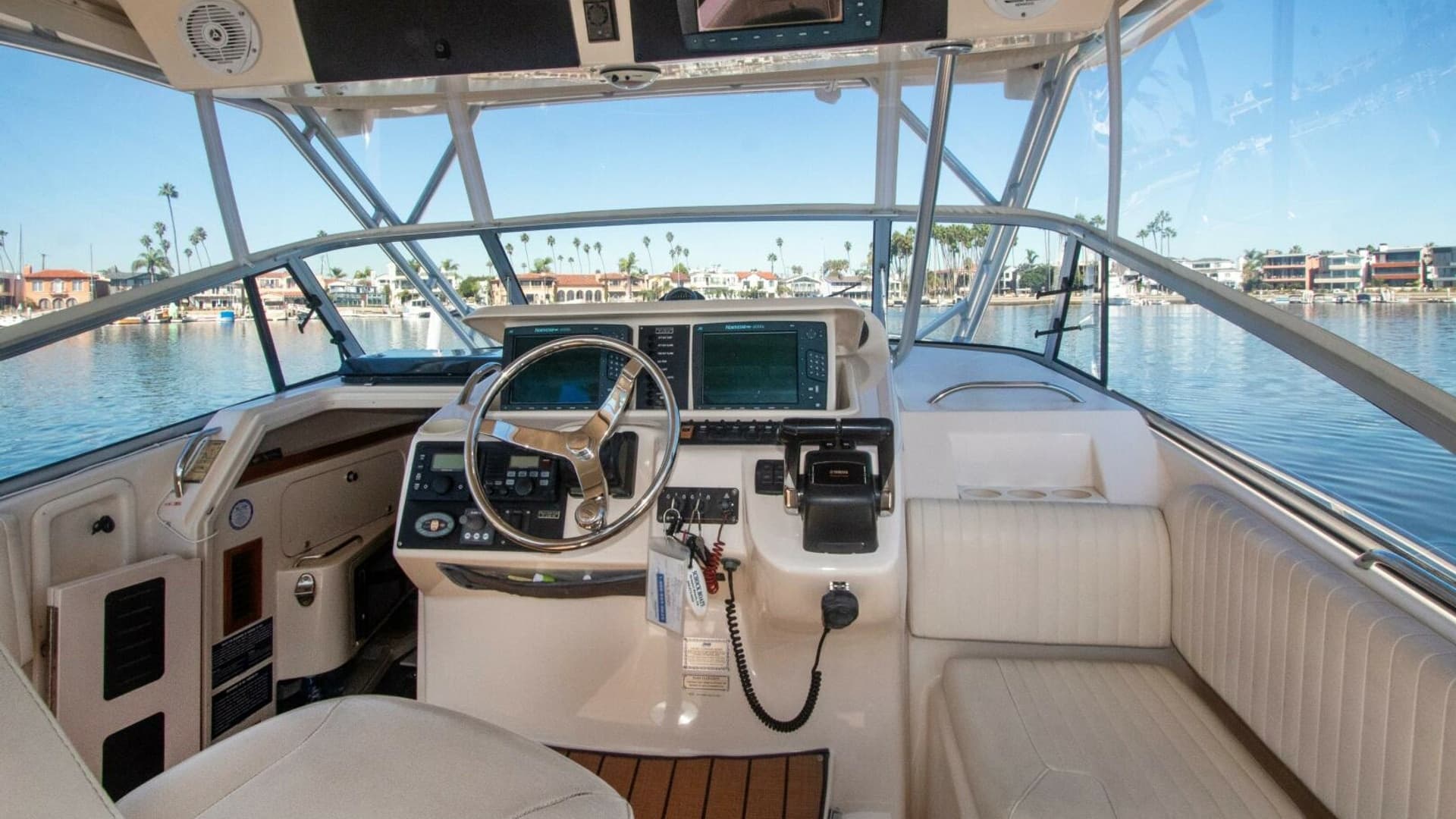 2006 Grady-White 330 Express - "POLE POSITION": Helm Station with Seating