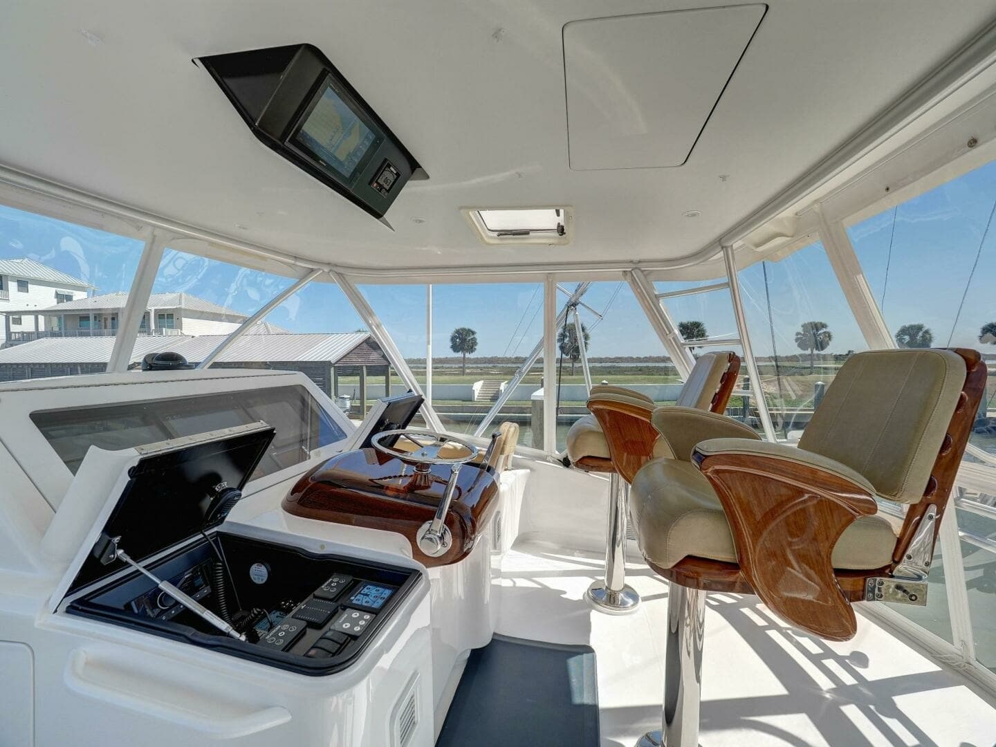 2017 Viking 52 Convertible 