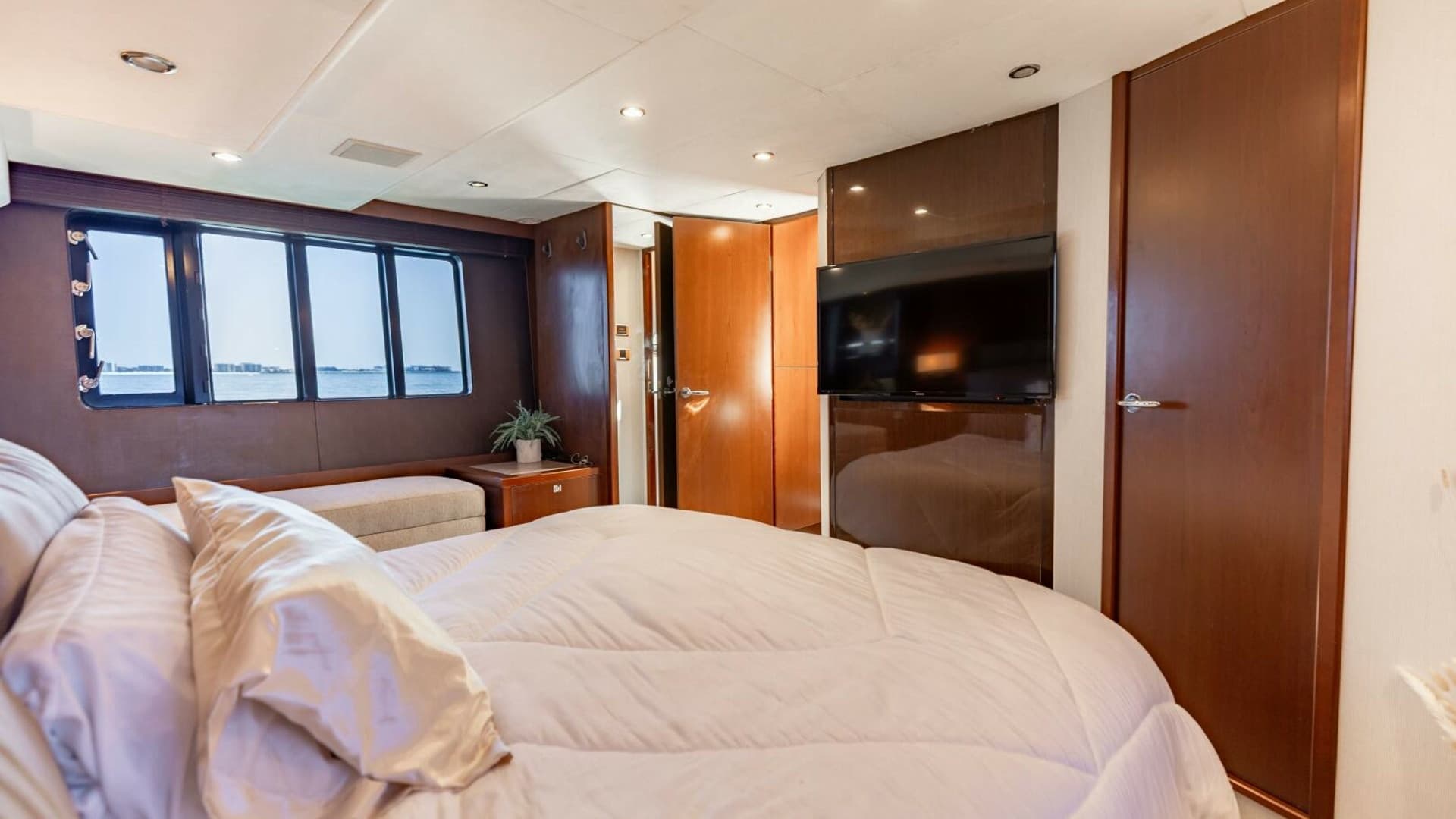 2011 Princess 64 'Harbor Story' - Master Stateroom