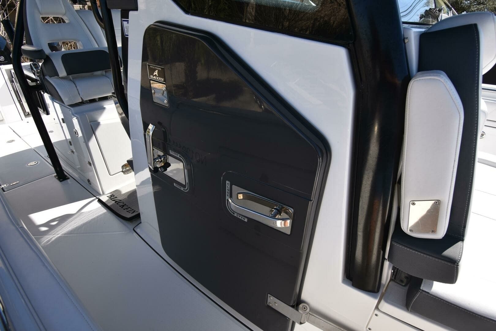 2021 Blackfin 332 