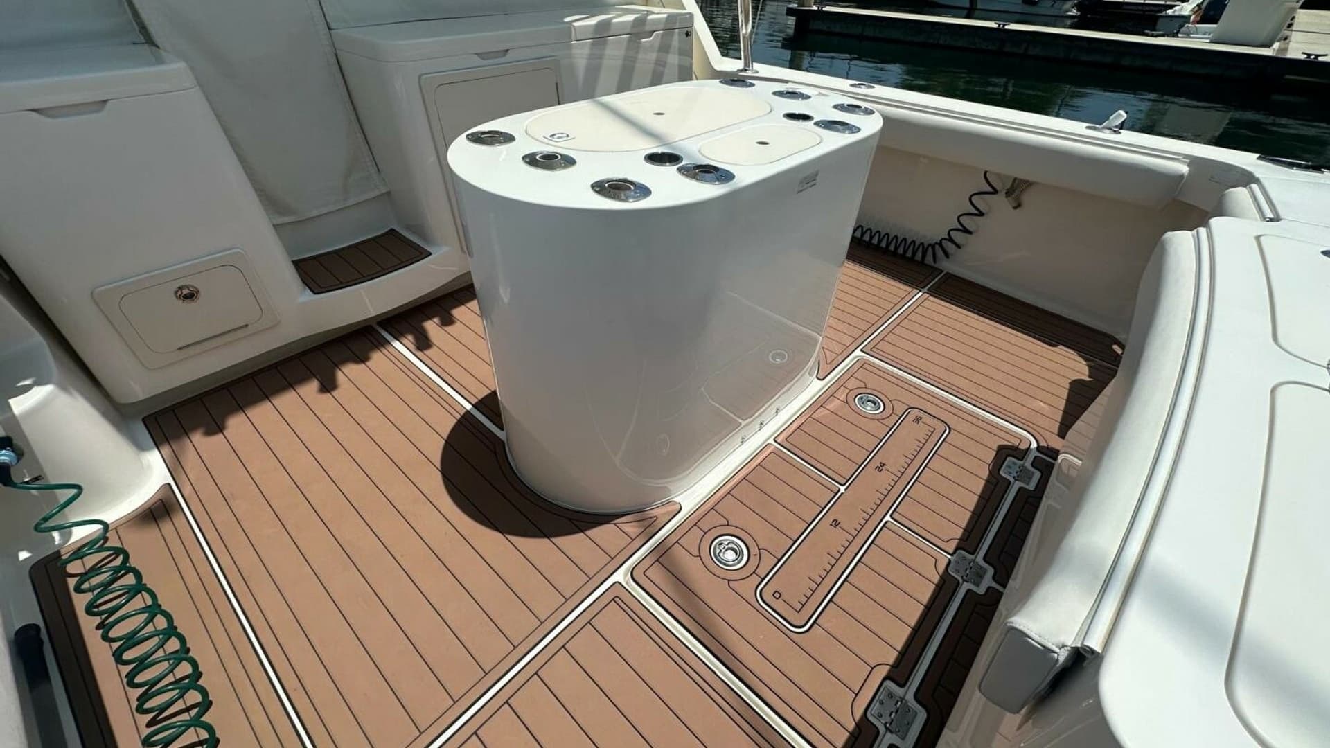 2007 Albemarle 360 Express - SQUID INC.