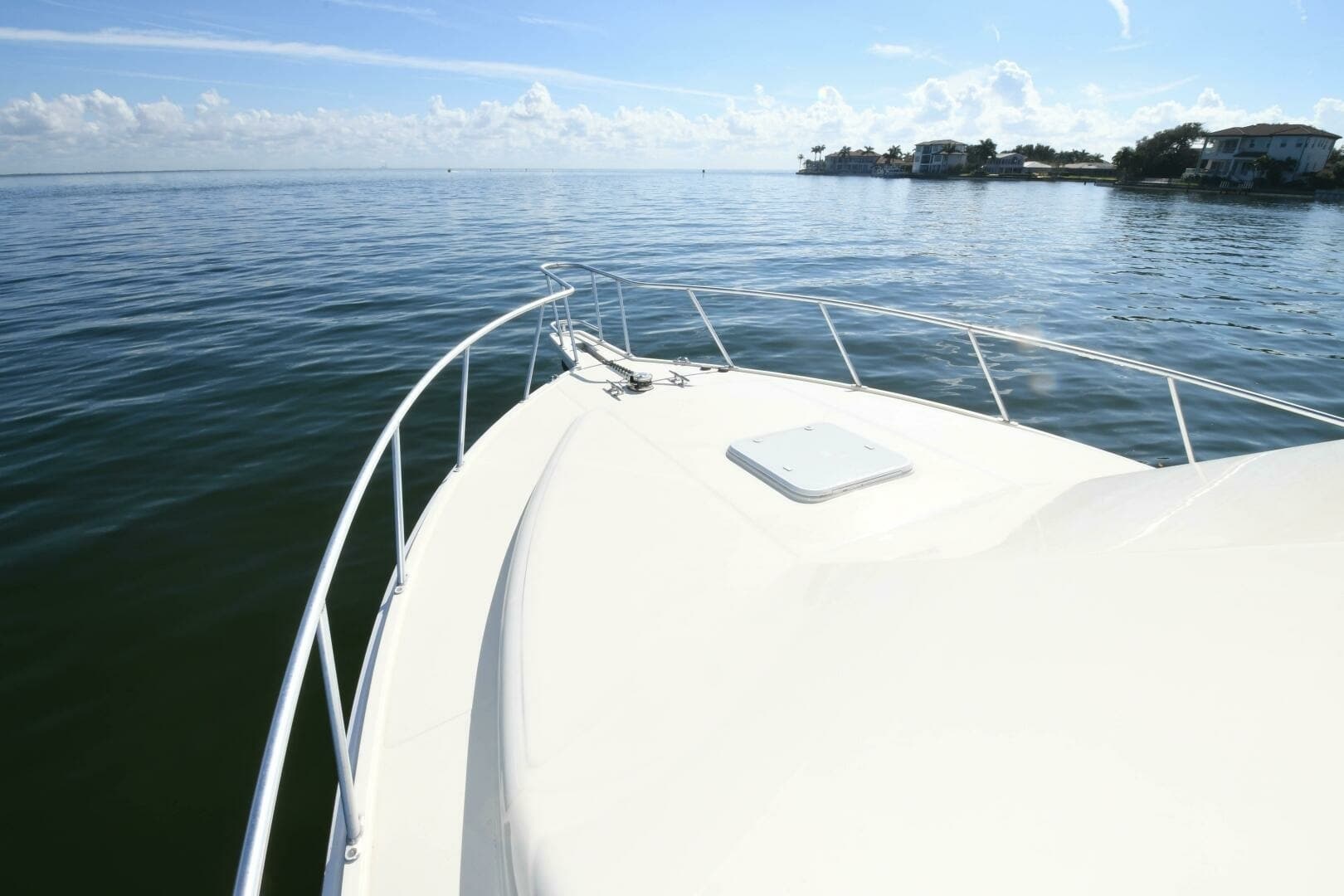 2001 35 Cabo Flybridge - VIKINGOS - Bow