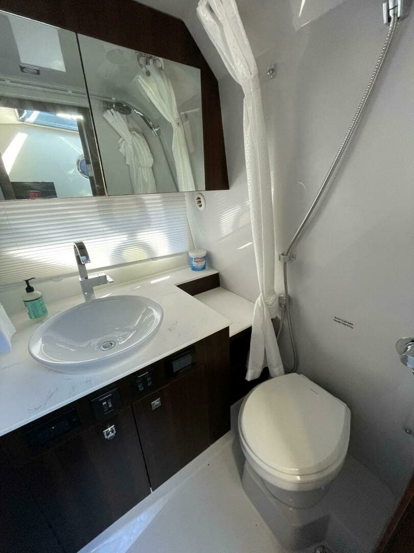Cruisers Yachts 38 GLS -