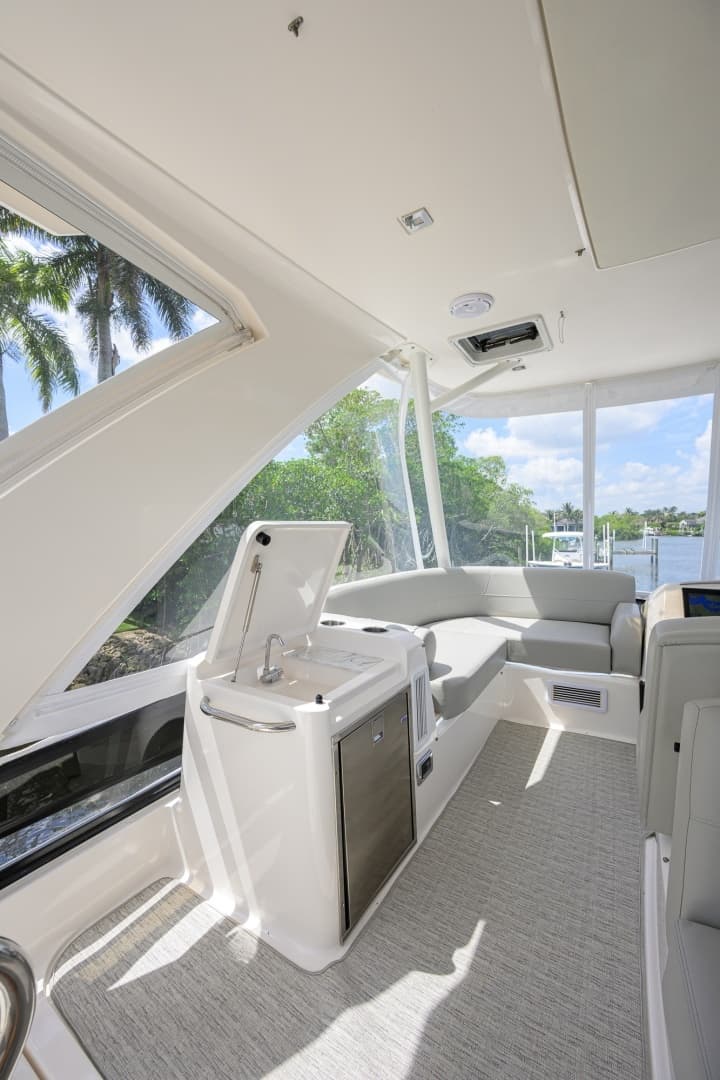 Tiara 44 Daybreak - Exterior Flybridge