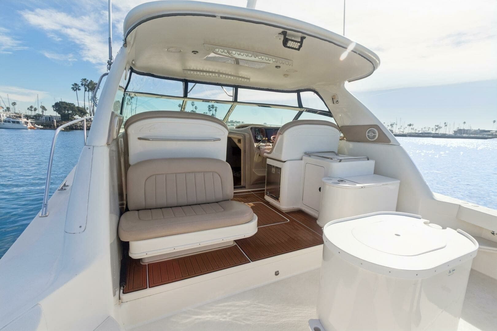 2000 Sea Ray 370 Express Cruiser