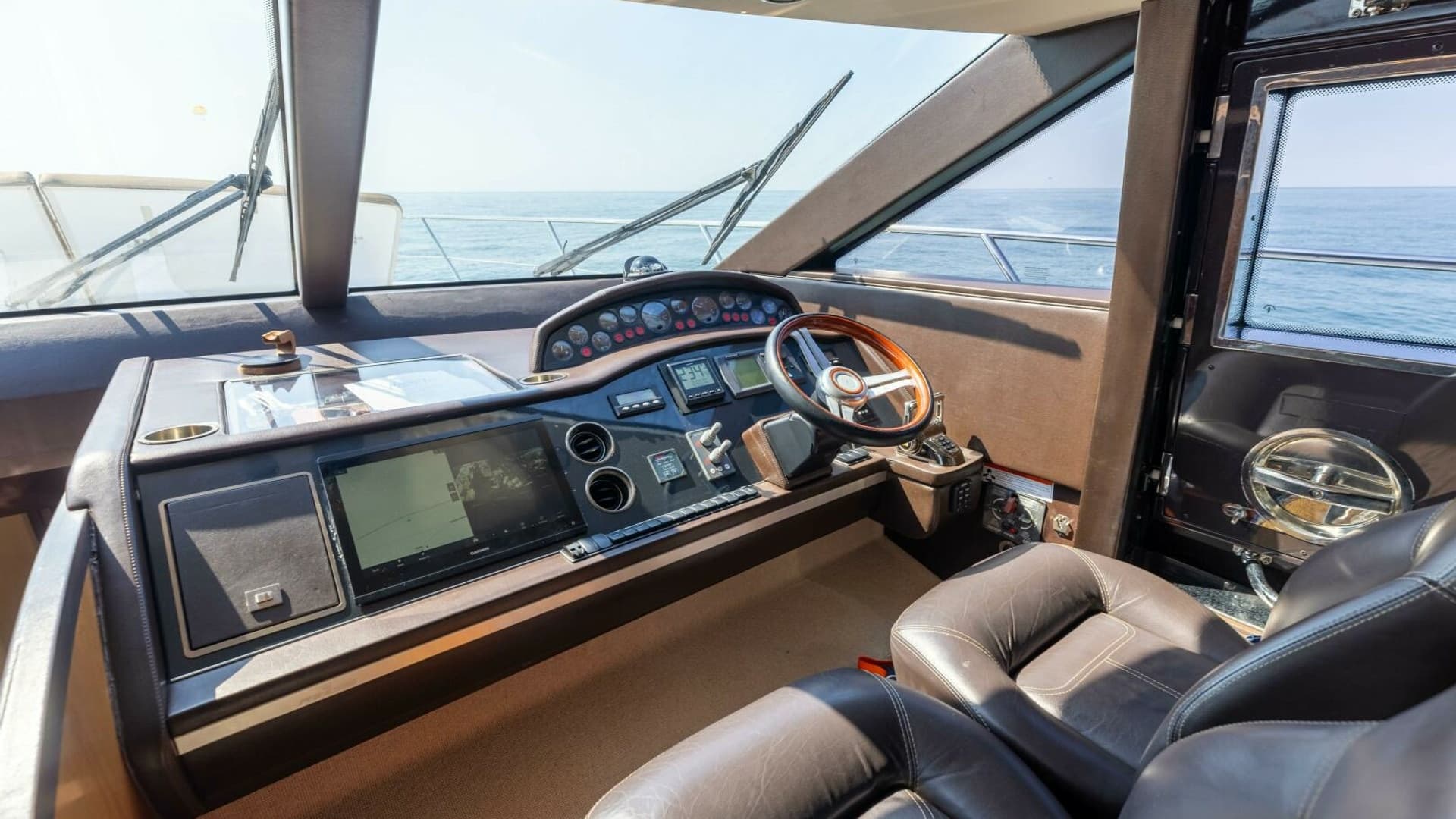 2011 Princess 64 'Harbor Story' - Helm 