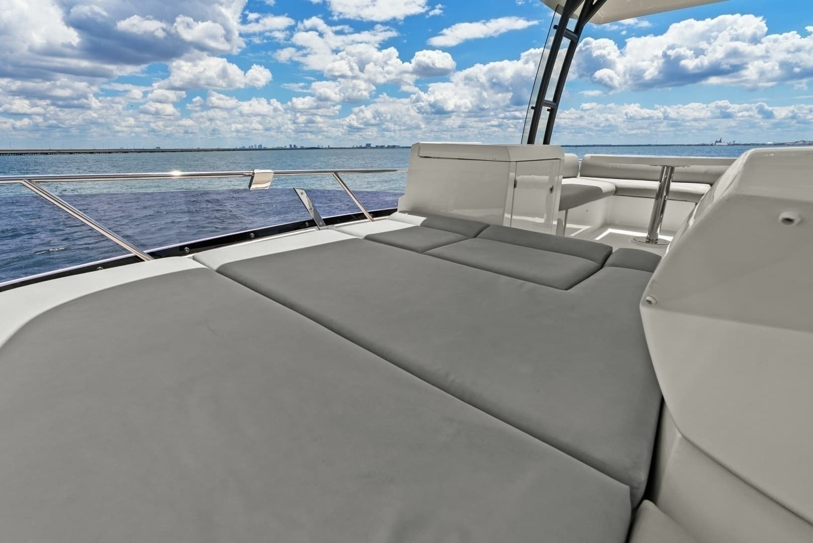2020 Prestige 460 Flybridge