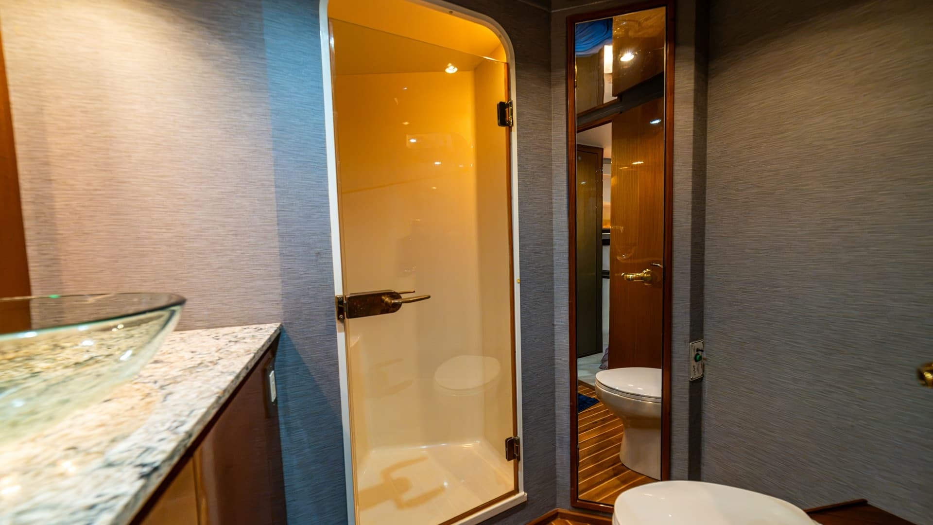 2001 Viking 61 Convertible- Caliente- Master Stateroom Head