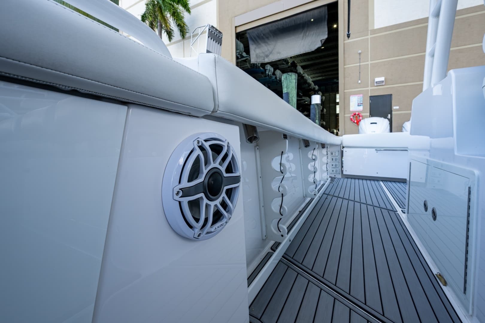 2020 Everglades 395 Center Console