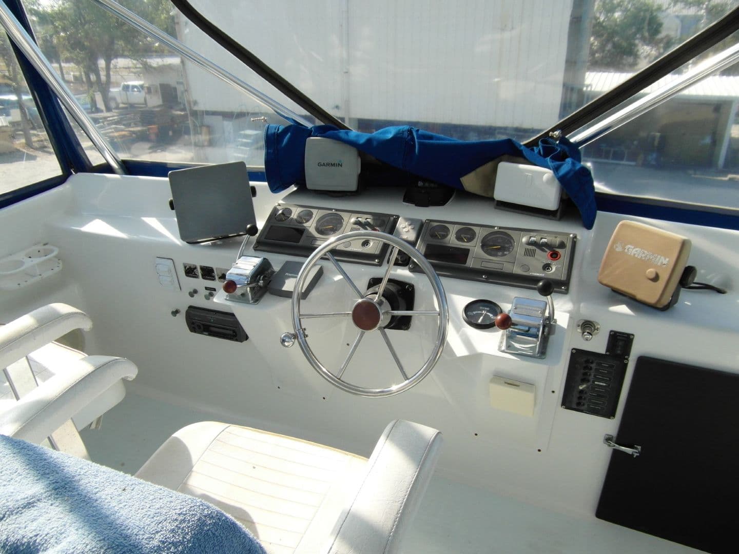 1995 Sportfish Flybridge Helm