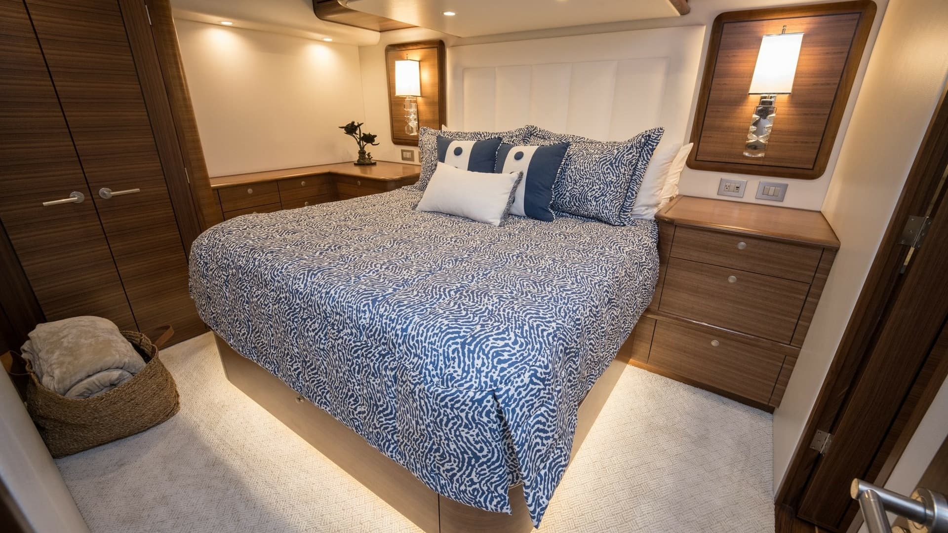 2026 Winter Custom Yachts 75 Open Convertible- MISS CARRIE- Fwd VIP Stateroom