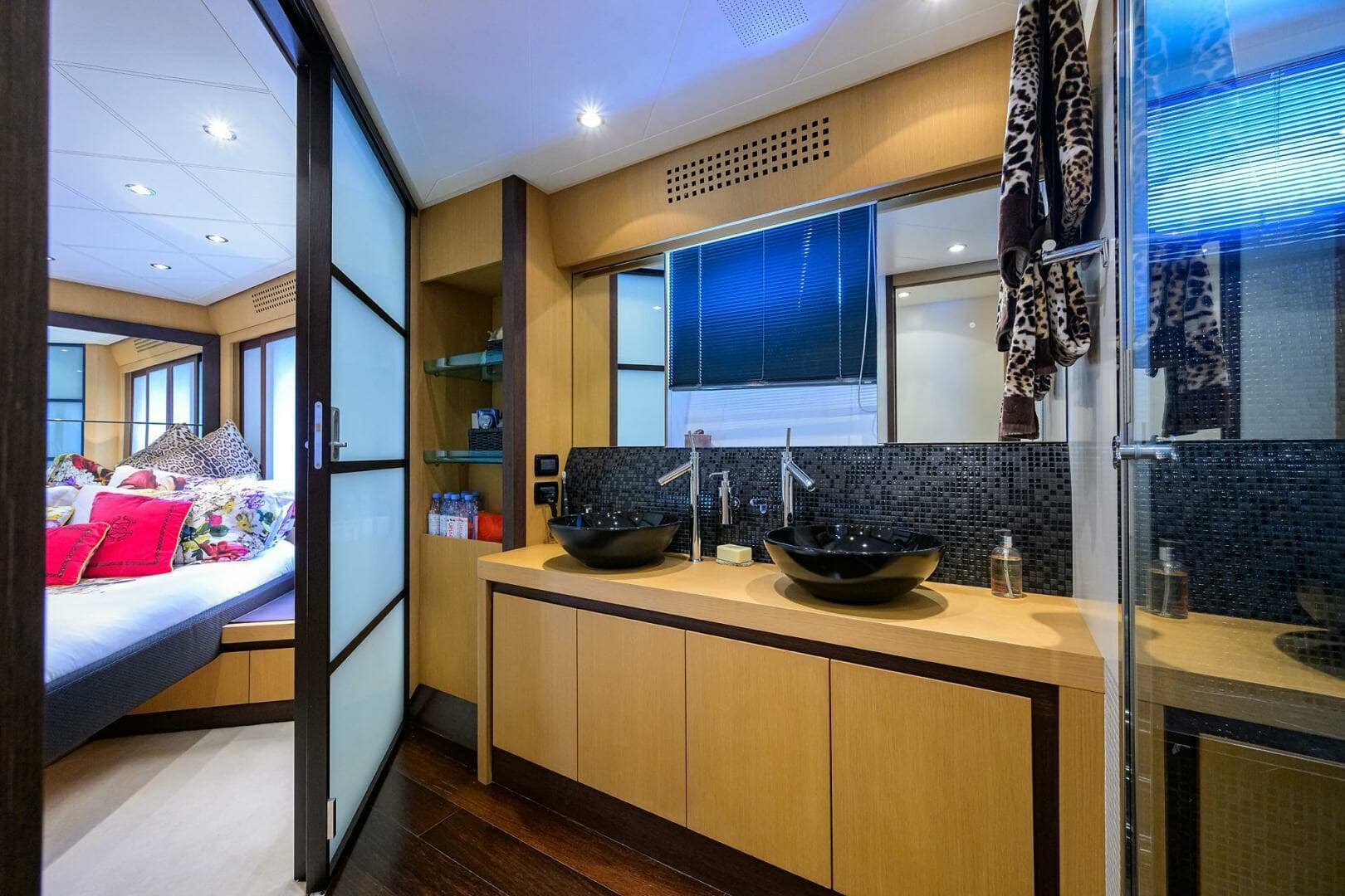2009 Pershing 90 Express