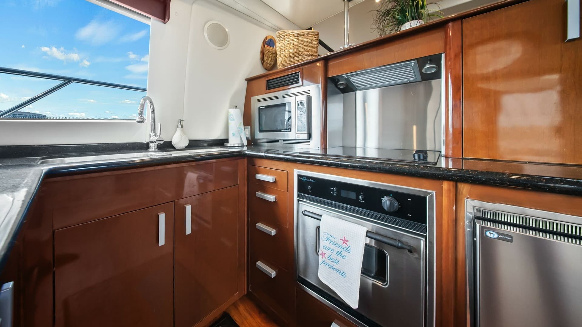 2008 Carver 56 Voyager