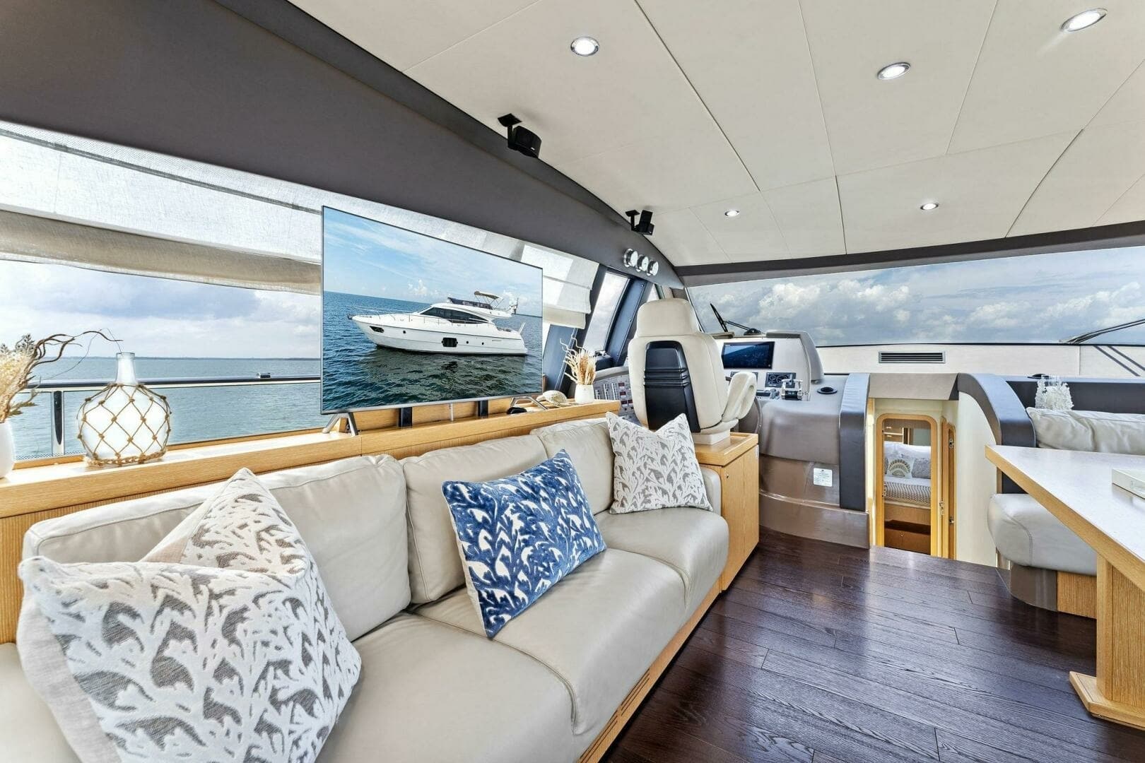 2013 Ferretti Yachts 620