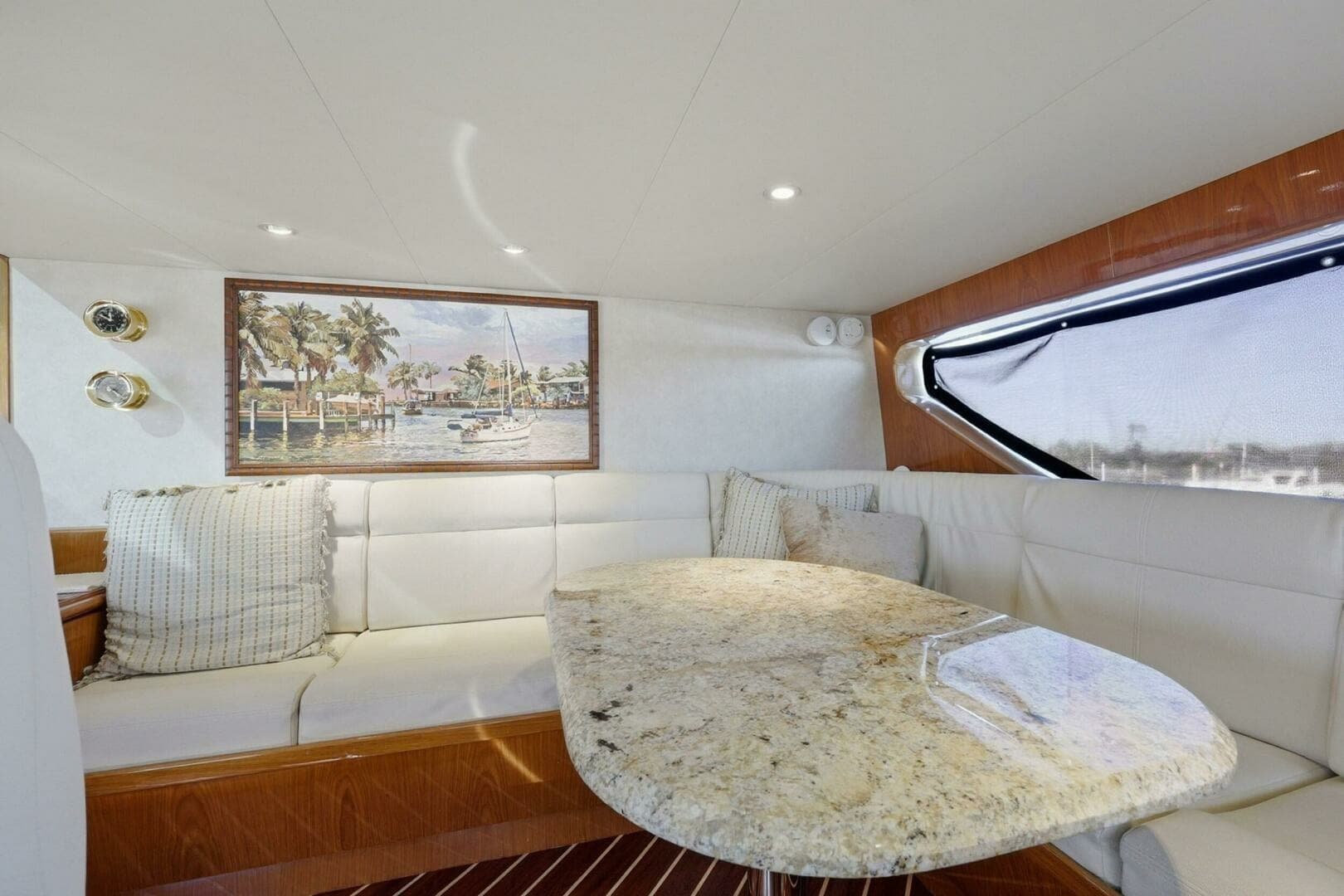 Cheoy Lee 95 FOOTLOOSE - Skybridge Helm Lounge
