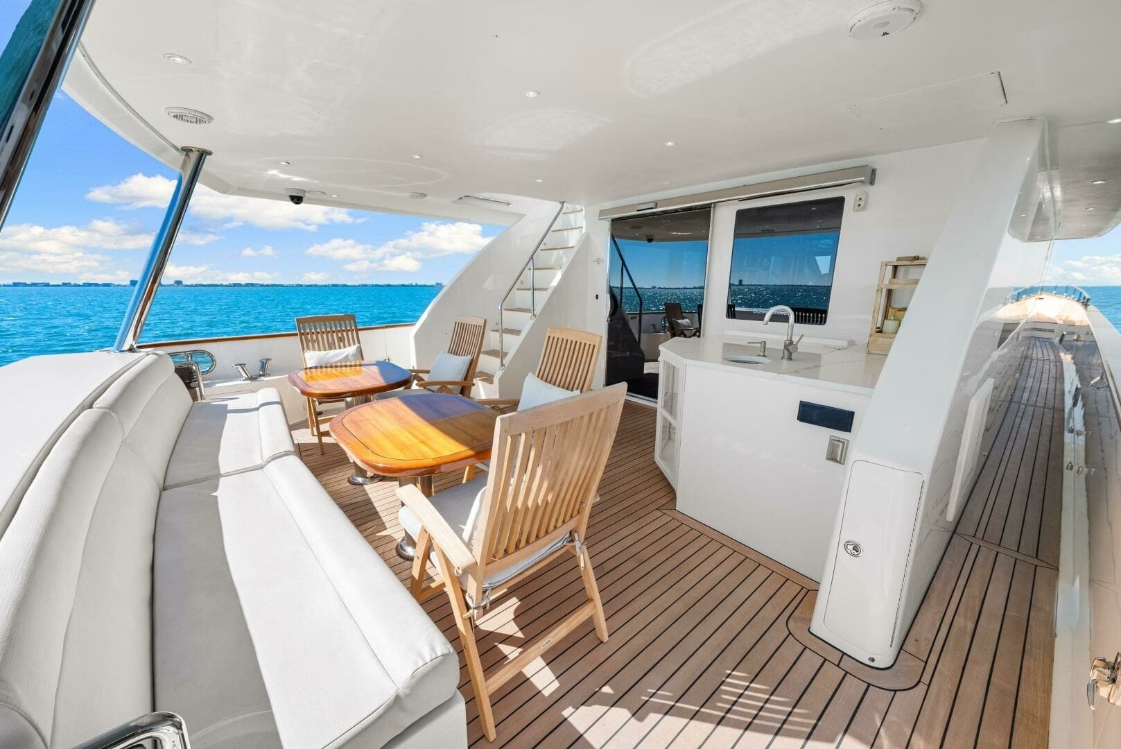 2010 83 Ocean Alexander Motor Yacht 'Relentless'