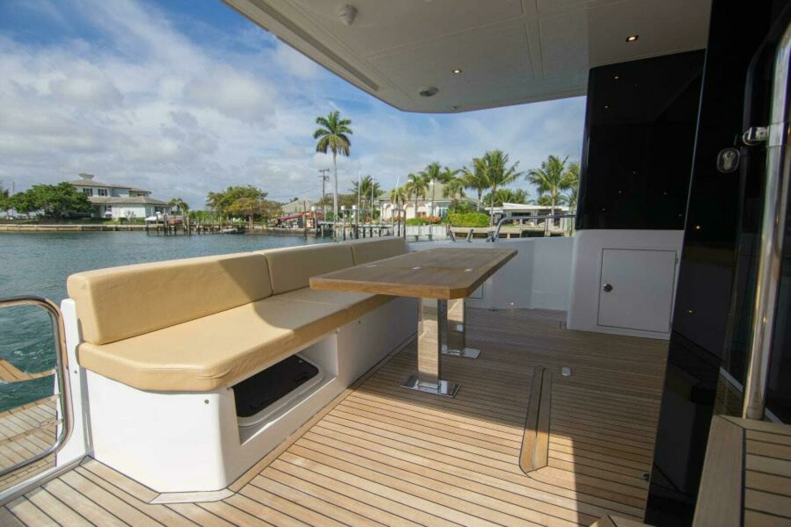 2019 Sundeck Yachts 580 Sport