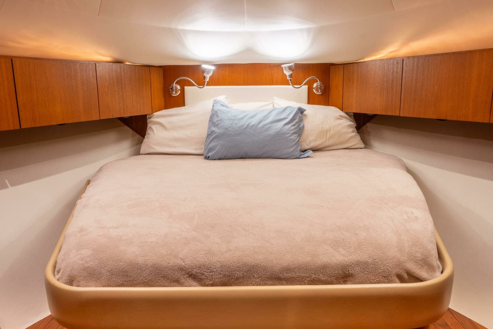 2015 Tiara Yachts 4300 Open "Teddy's Float Too" - Master Stateroom.