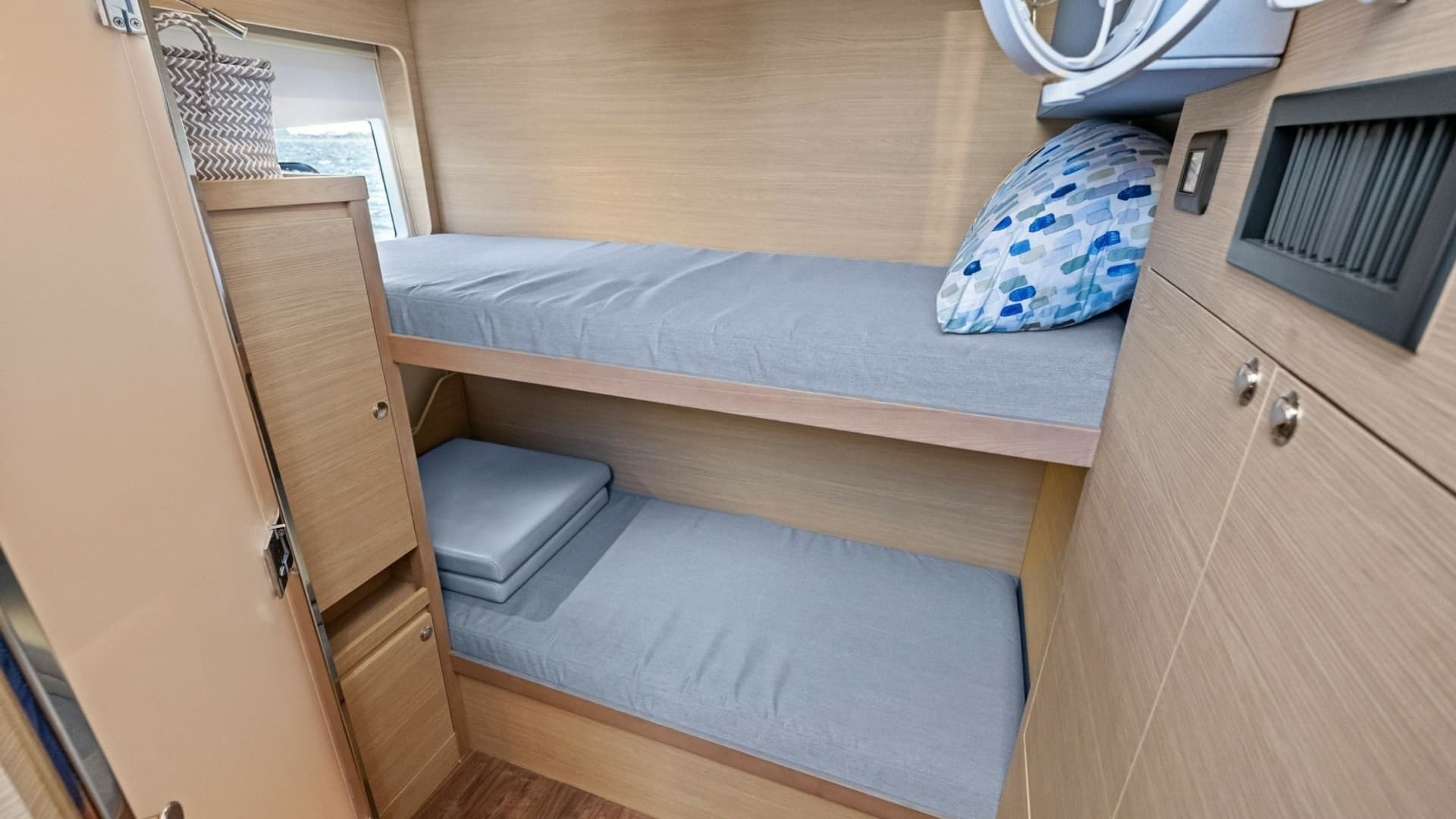2022 54 Aquila Powercat 'Remarkable I'