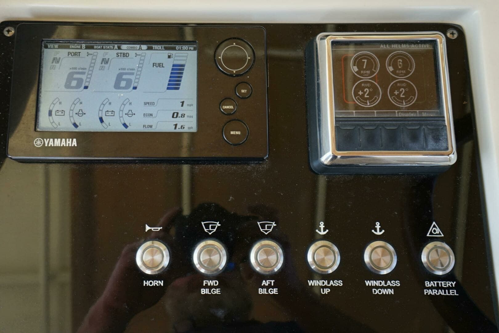 Chris-Craft 34- Catalina Grace- Electronics