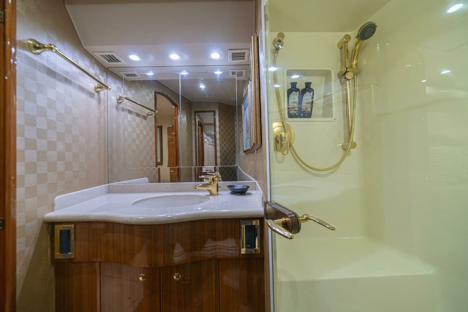 2006 Viking 56 "Scandaloso" - Head