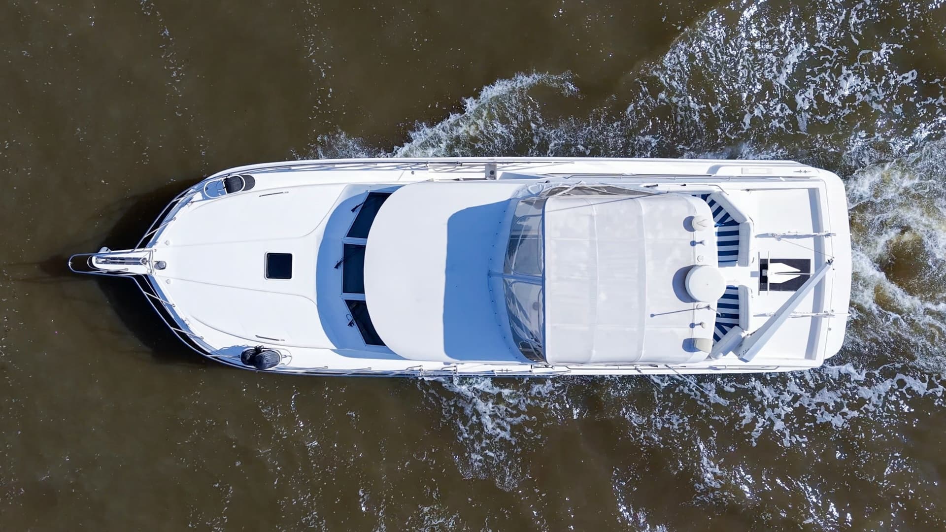 2001 48 Navigator 4800 Classic Maggie B Overview