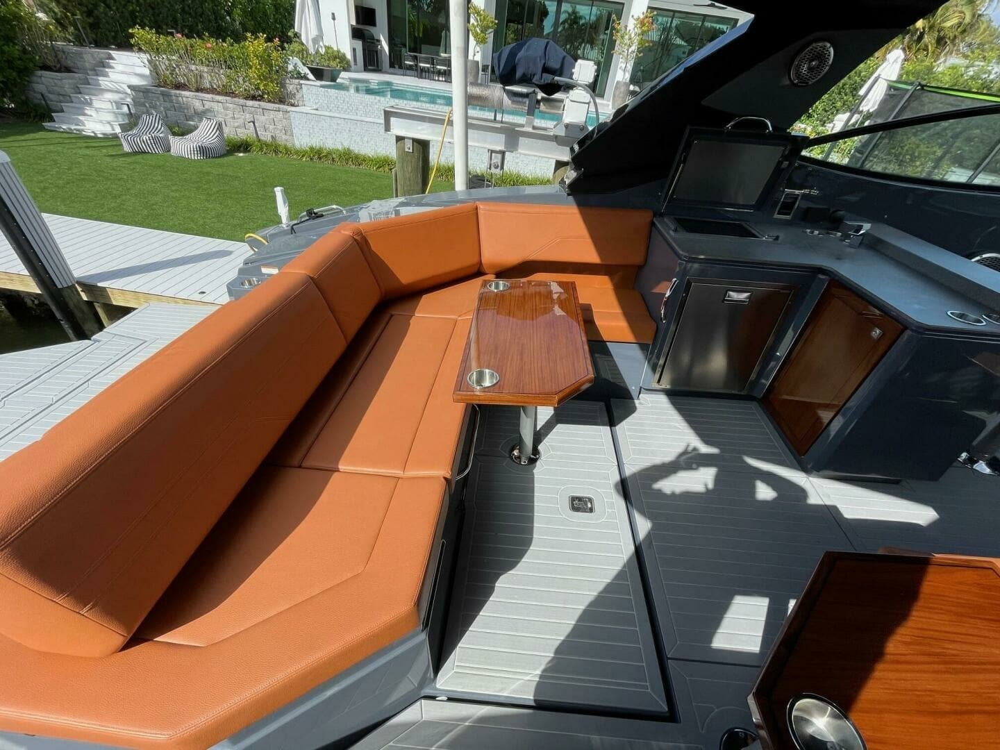Cruisers Yachts 38 GLS -