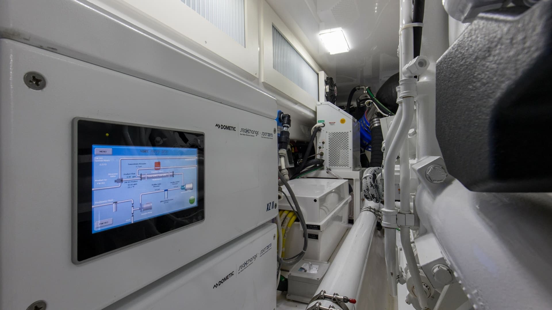 2022 Viking Convertible Cole Play Engine Room (9)