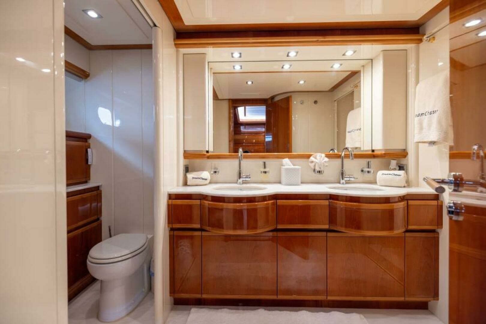 2001 Ferretti 94 Raised Pilothouse - Dreamchaser -Master Head
