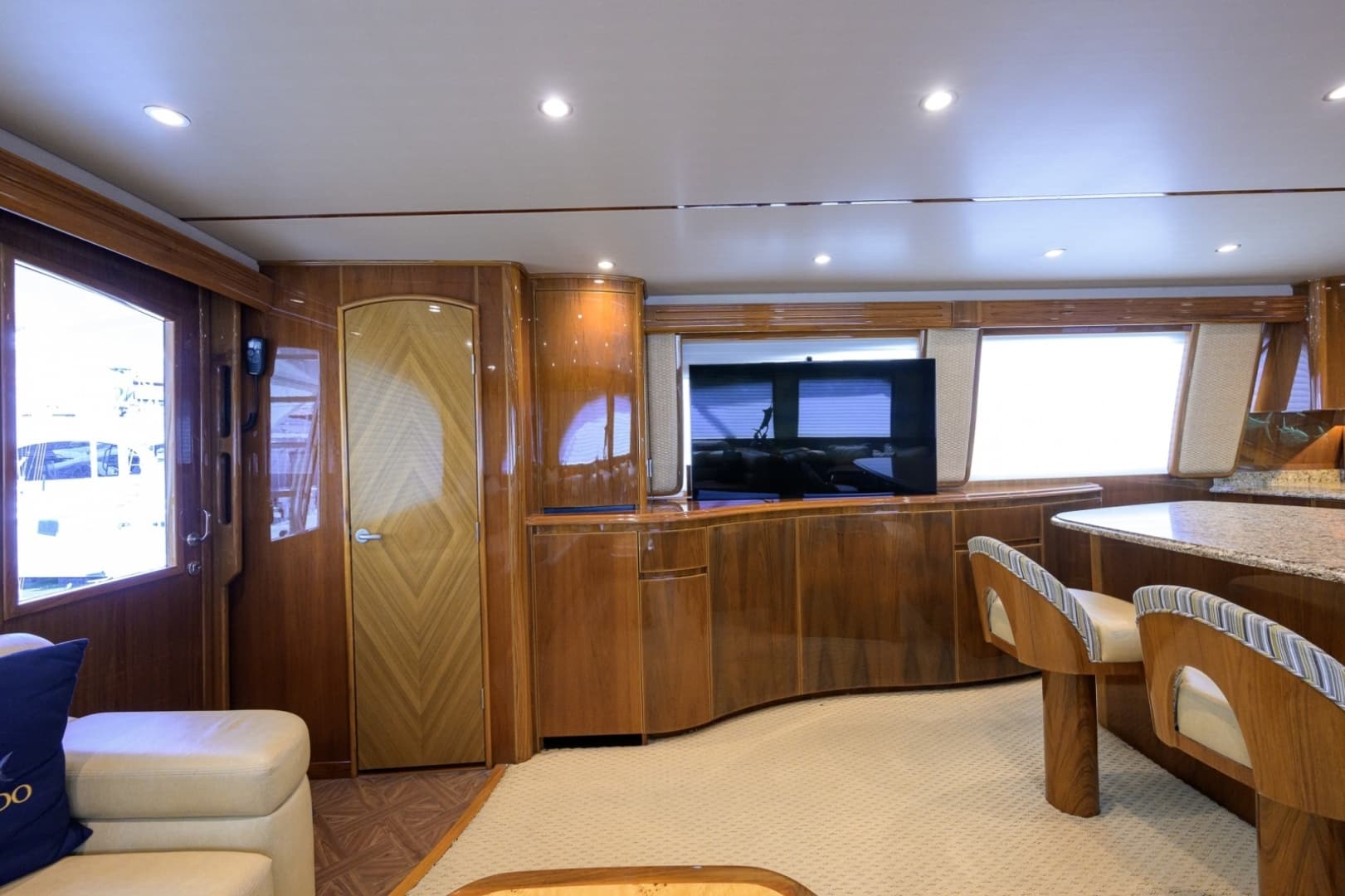 Viking 70 DESPERADO - Salon