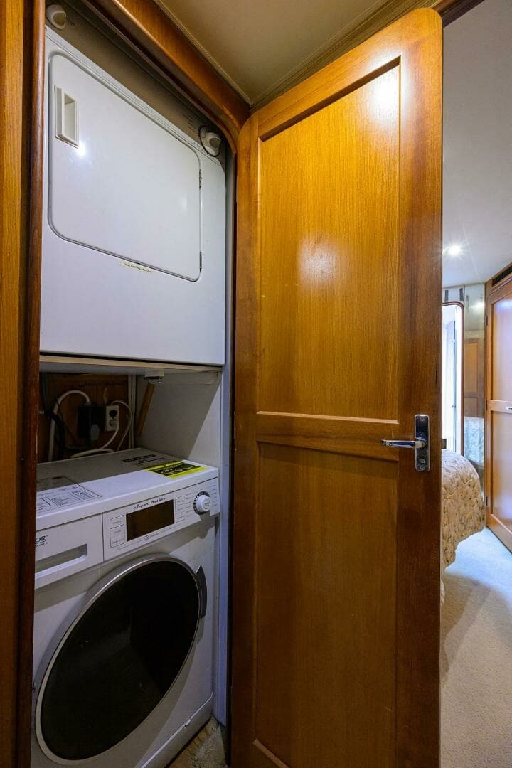 2001 Ocean Yachts 56 Super Sport