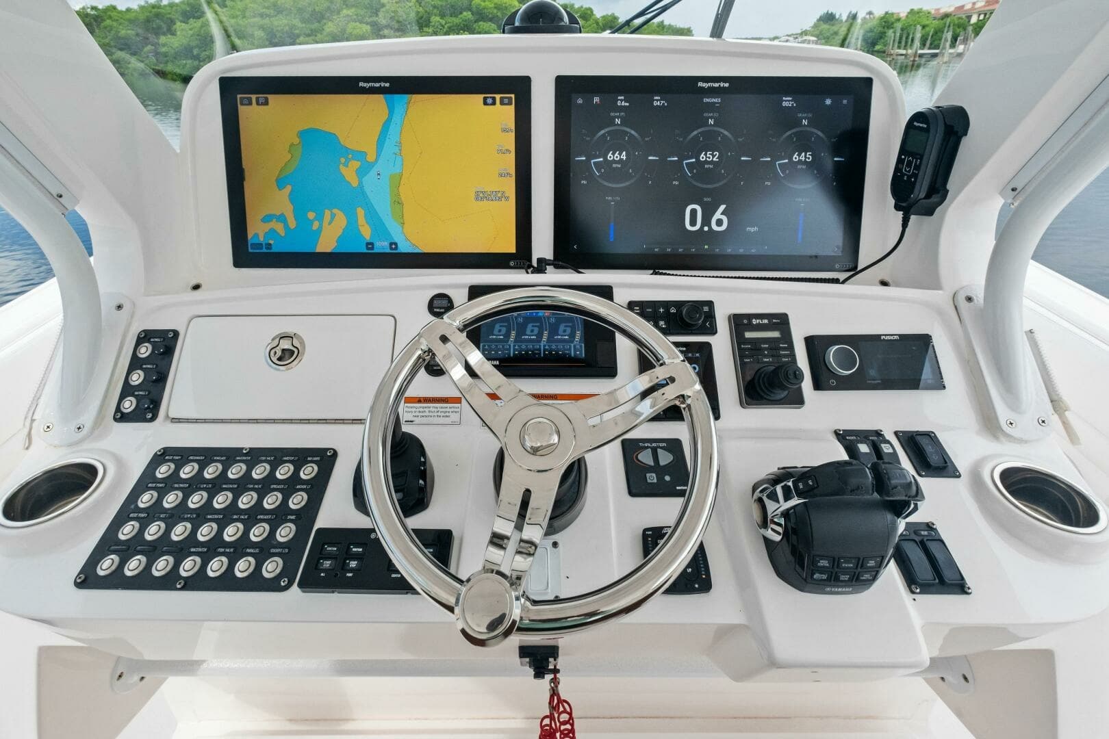 2020 Intrepid 400 CC - Helm and Electronics