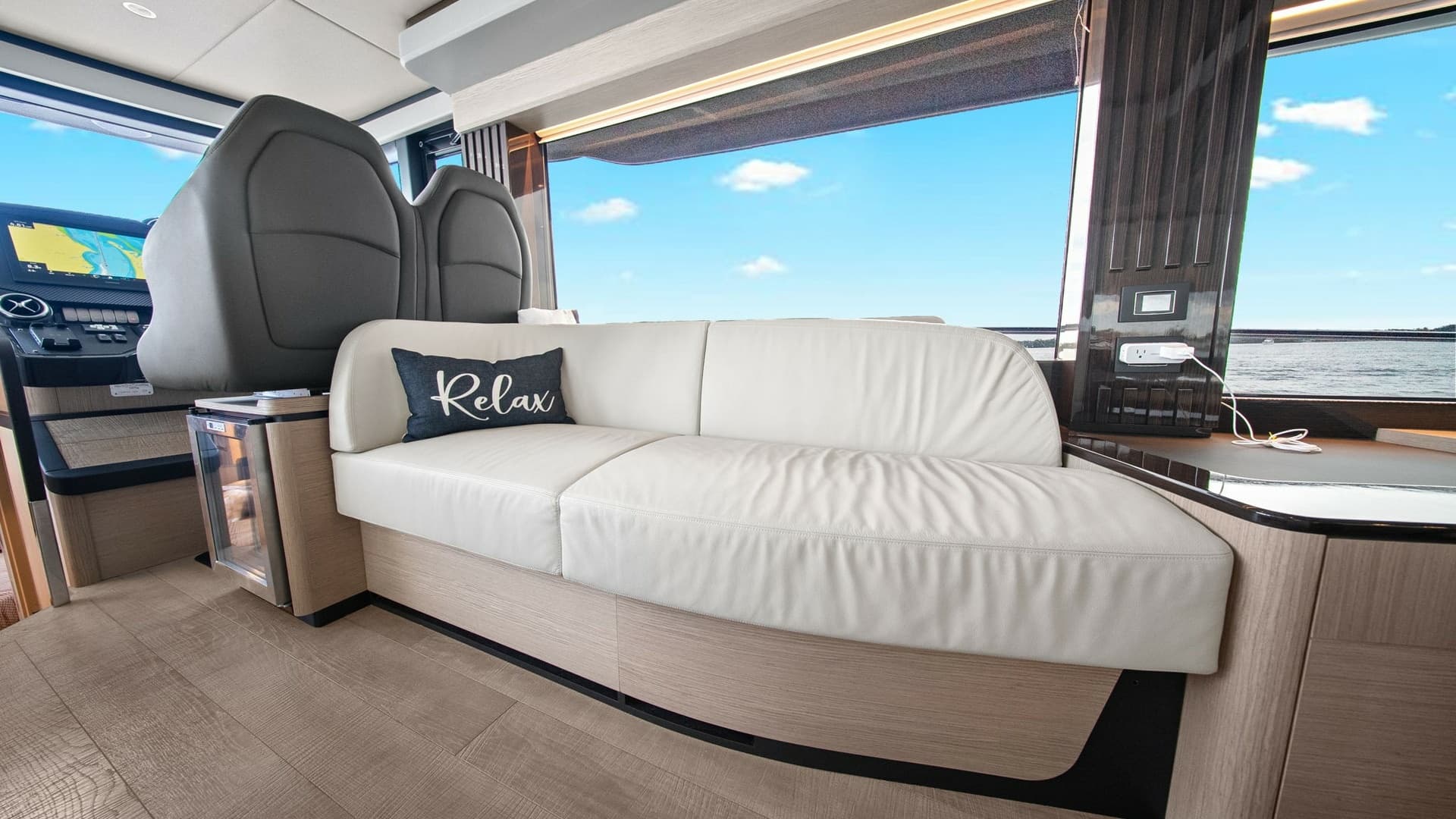Salon Seating Area with Helm View