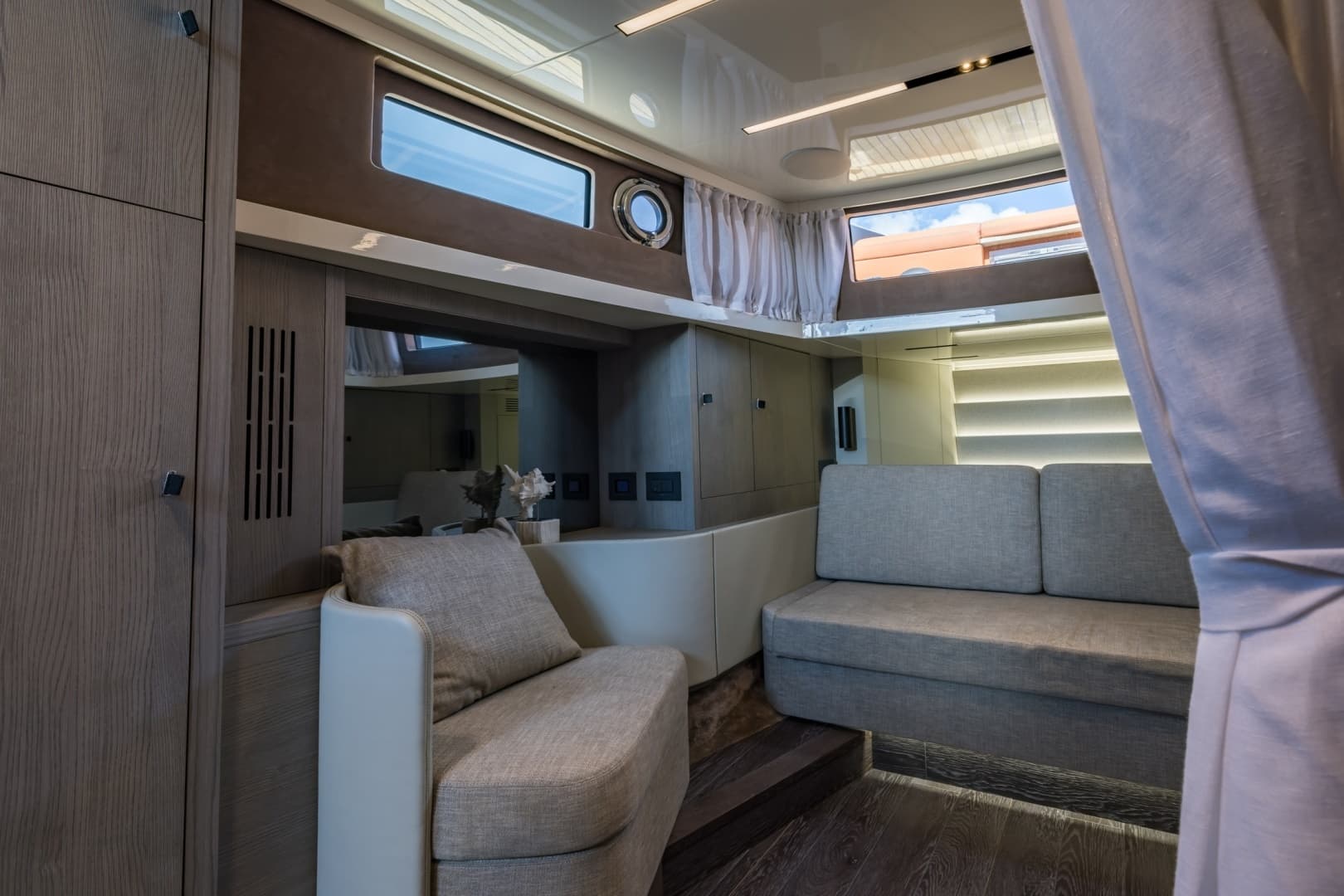 2022 Cranchi A46 Luxury Tender