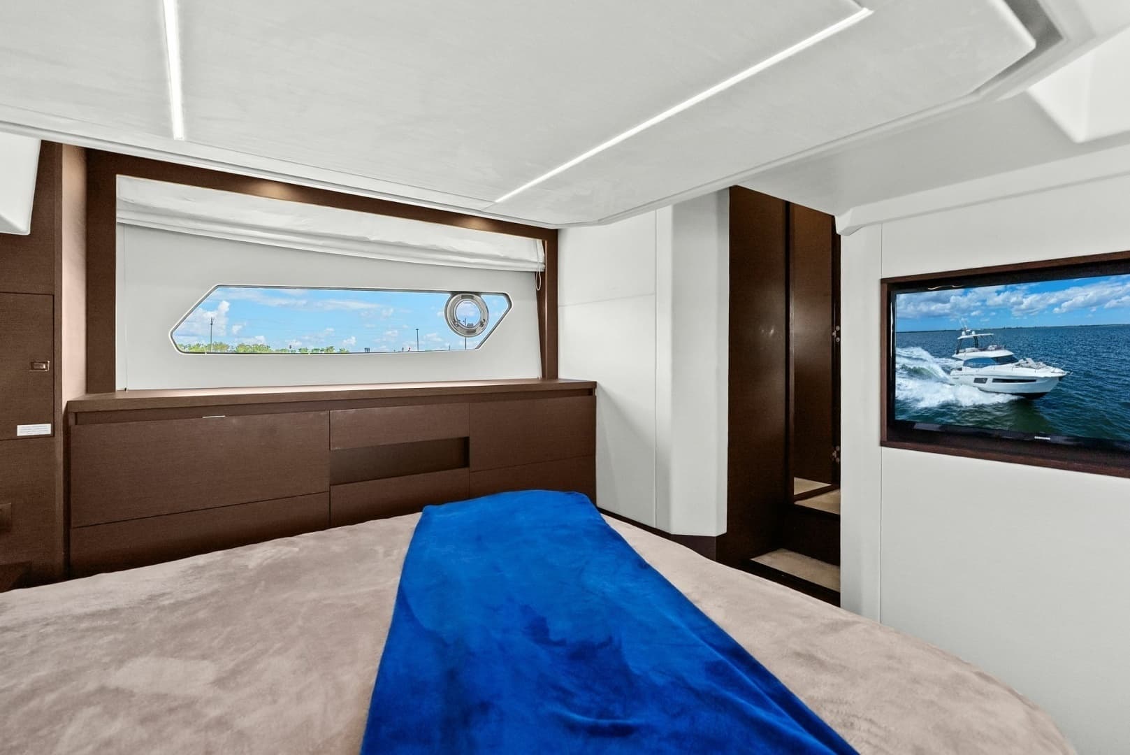 2020 Prestige 460 Flybridge