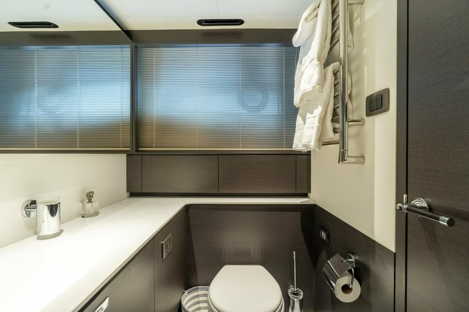 Princess 80 LANIKAI - Forward Guest Head
