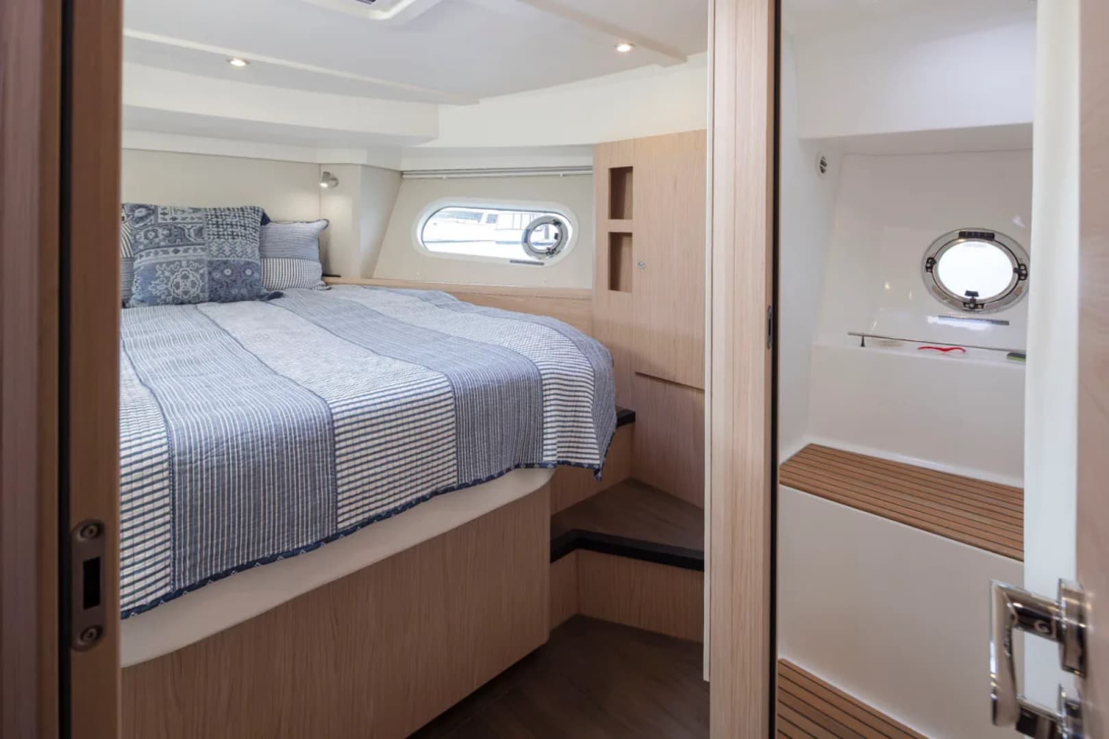 2022 Beneteau Swift Trawler 41