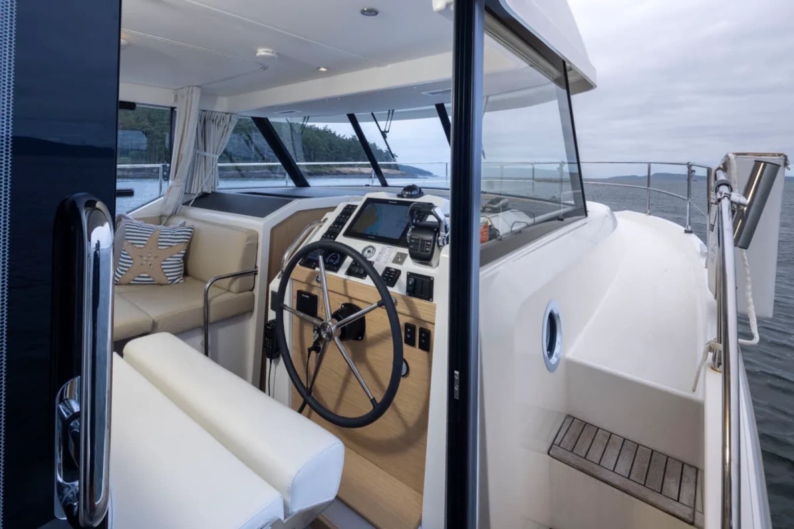 2022 Beneteau Swift Trawler 41